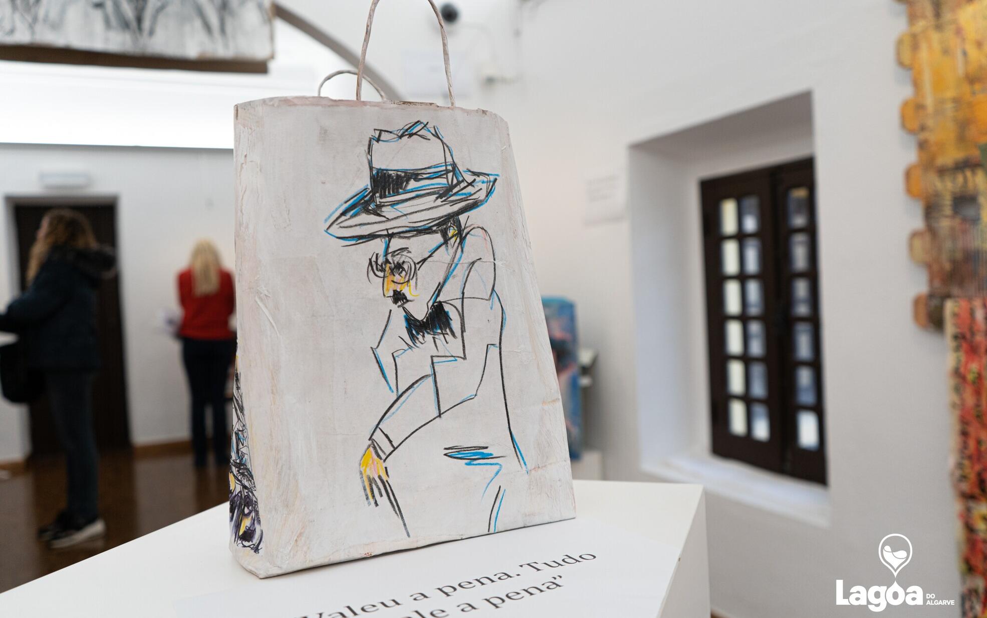 Lagoa inaugurou a exposição “Fernando Pessoa, de Pessoa em Pessoas” do artista Patico
